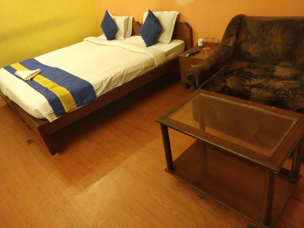 Hotel Relax Calcutta Exterior foto