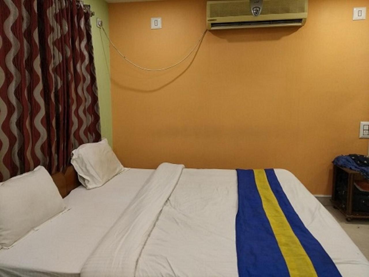 Hotel Relax Calcutta Exterior foto