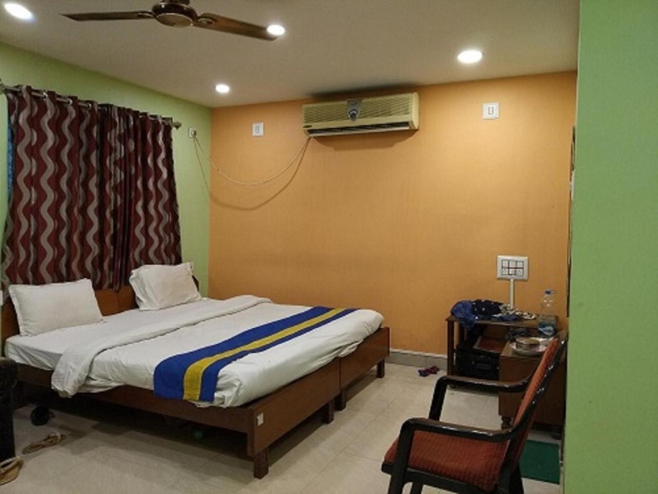 Hotel Relax Calcutta Exterior foto